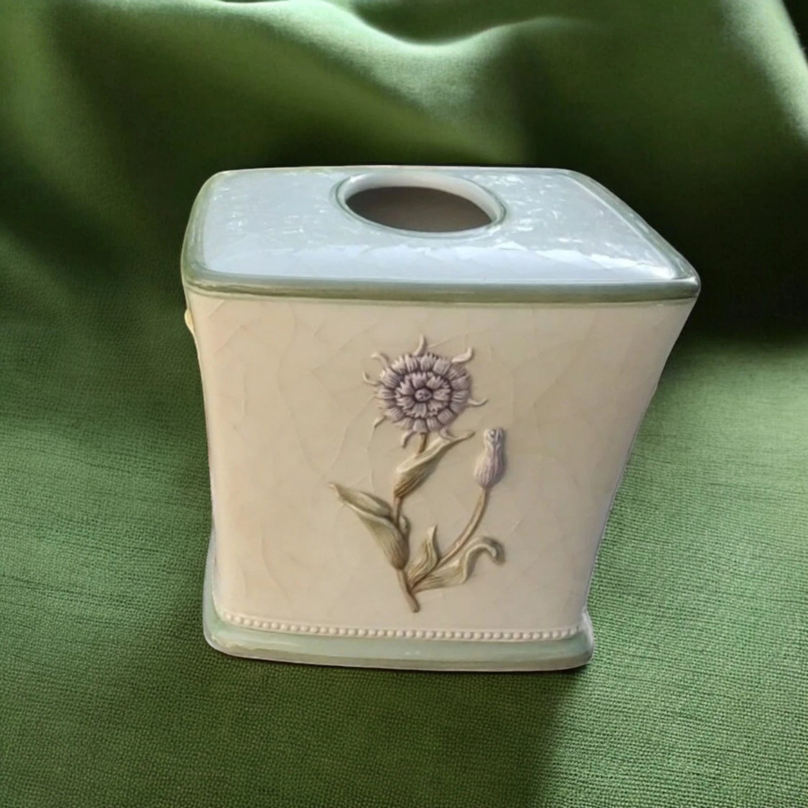 Croscill Crackle Glaze Raised Flowers Veronica Bath Ceramic Tissue Box Cover | eBay