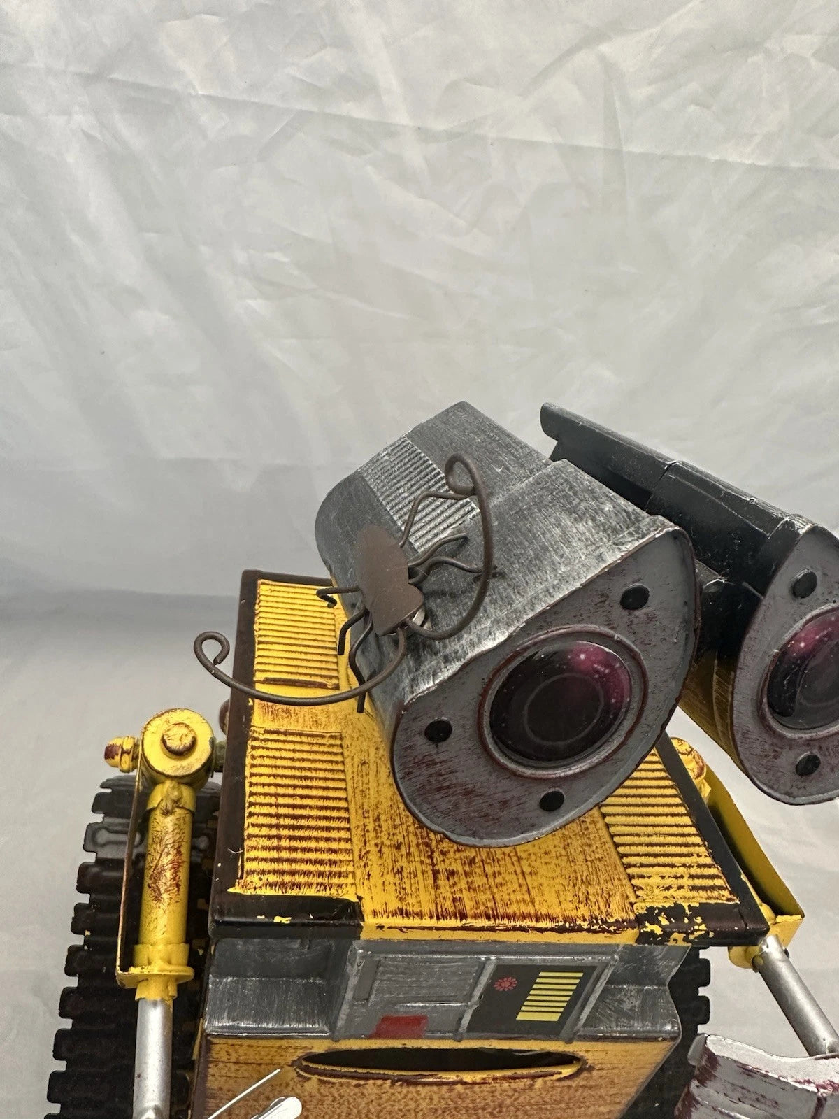 Metal Robot Style Tissue Box Movable Arms Design, Cute Wall-E Inspired w Mag Bug | eBay