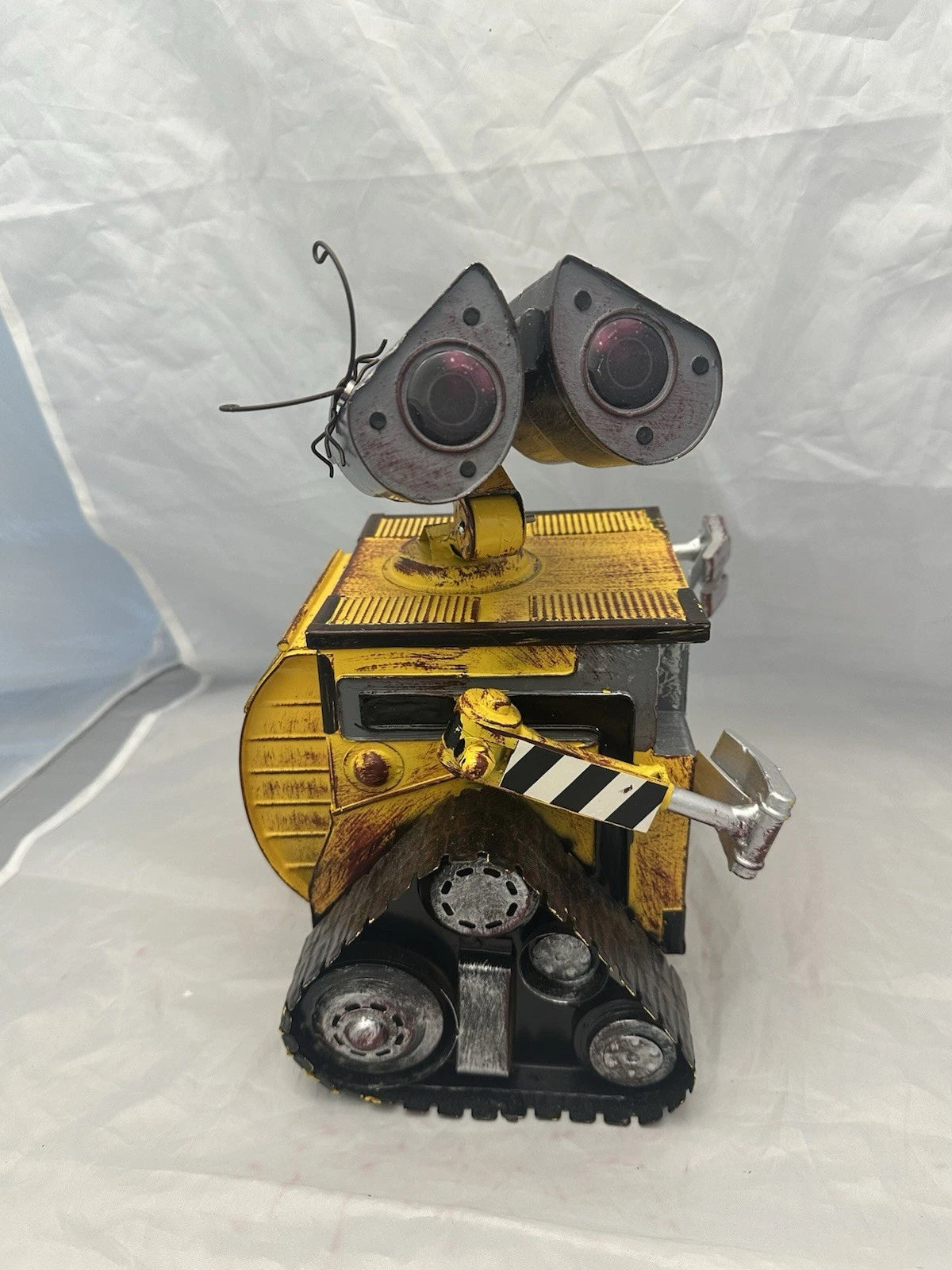 Metal Robot Style Tissue Box Movable Arms Design, Cute Wall-E Inspired w Mag Bug | eBay