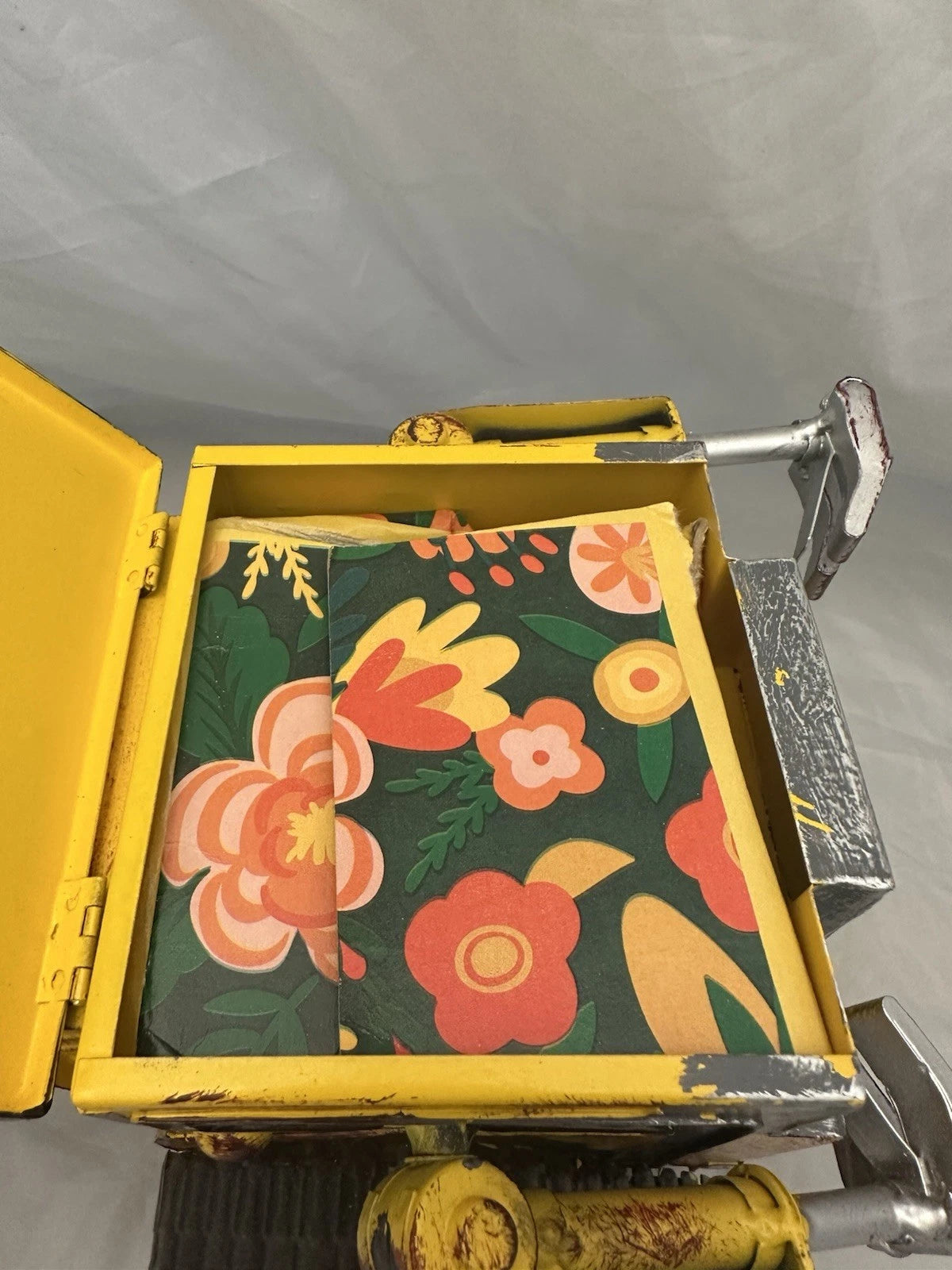 Metal Robot Style Tissue Box Movable Arms Design, Cute Wall-E Inspired w Mag Bug | eBay