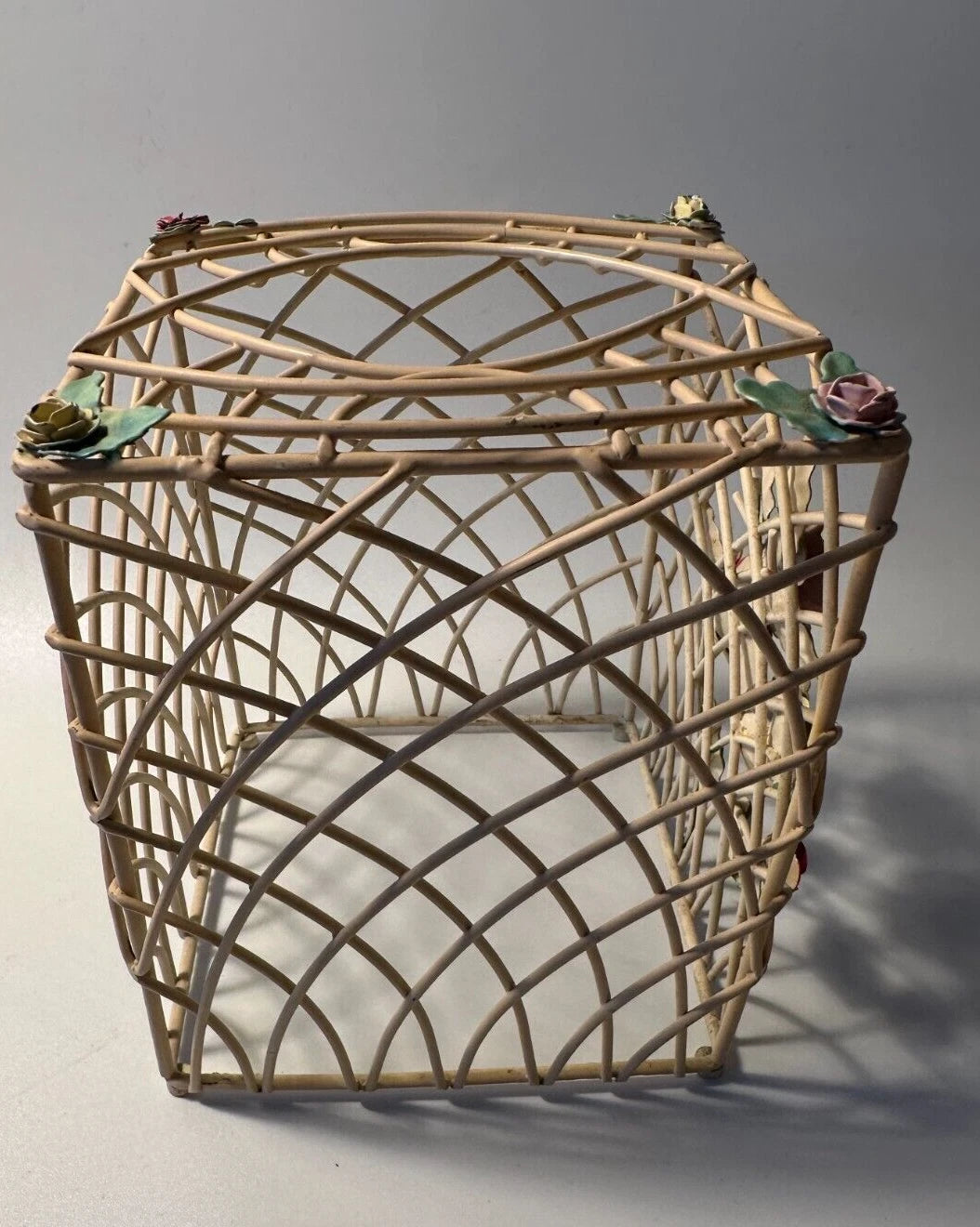 vtg woven wire/metal tissue box holder-cream w/pink/yellow/red florals 5.5"x4.5" | eBay