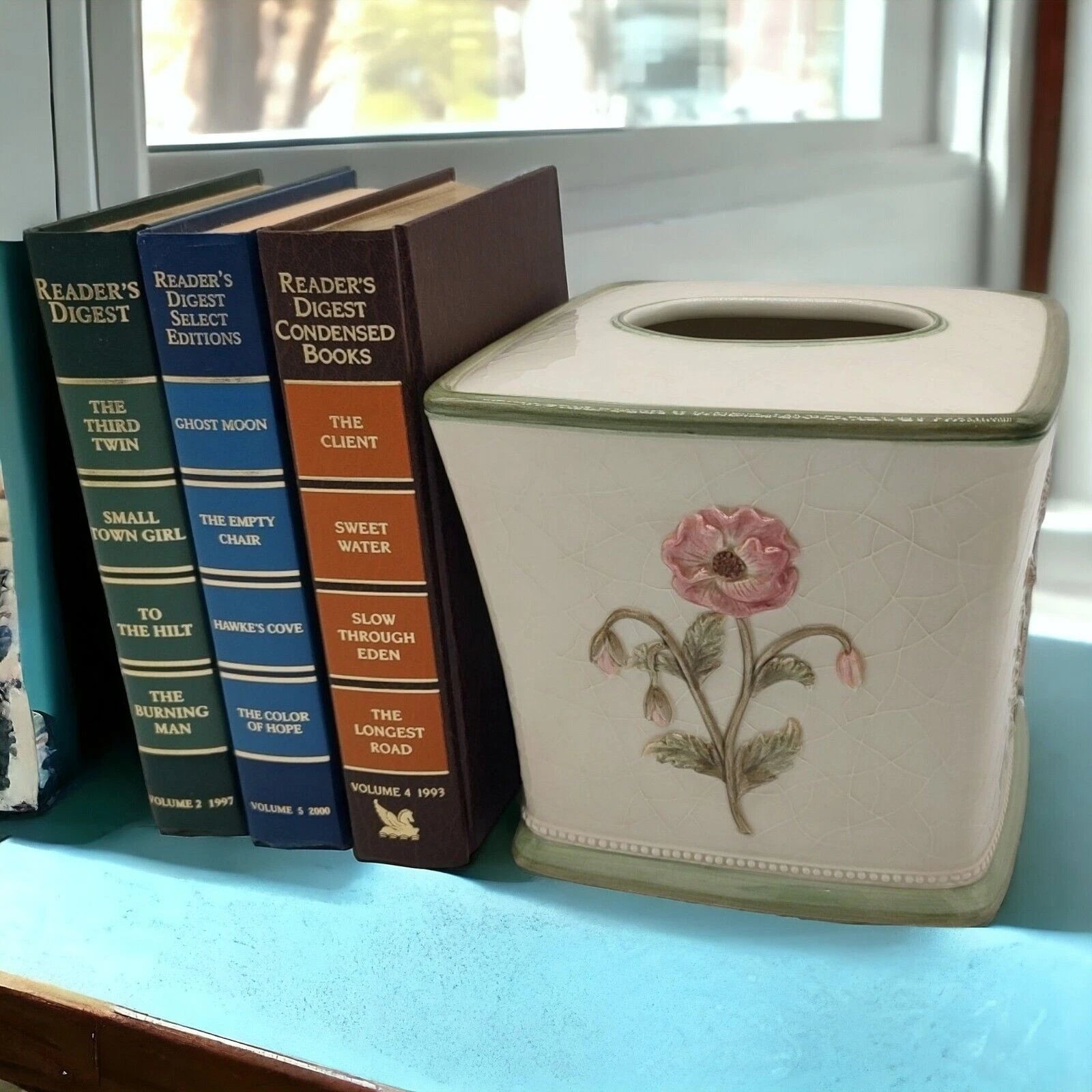 Croscill Crackle Glaze Raised Flowers Veronica Bath Ceramic Tissue Box Cover | eBay