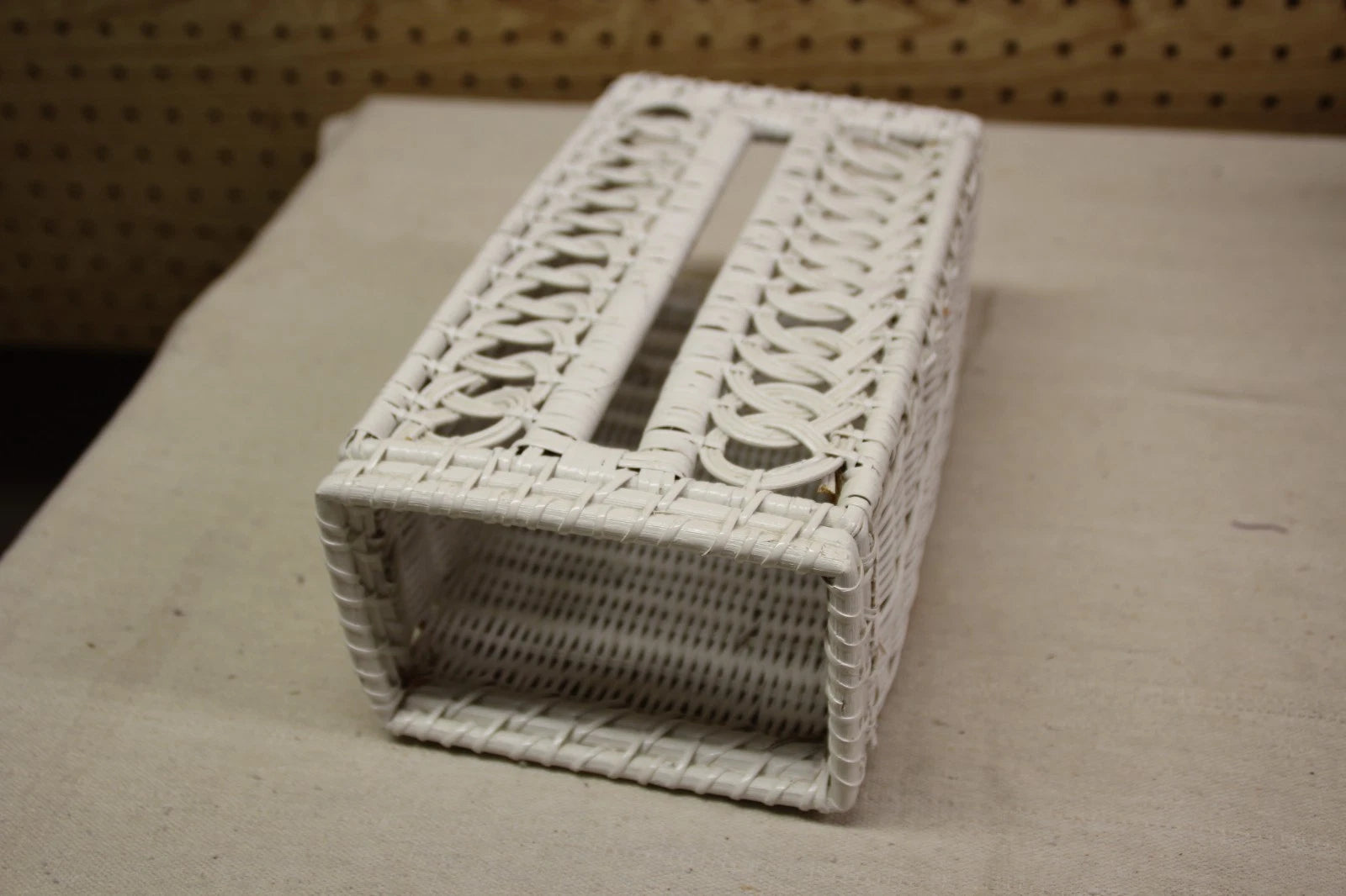 Vtg White Wicker Rattan Tissue Box Holder Cover 9.5x5.5x3.5" Swirls Crosses | eBay