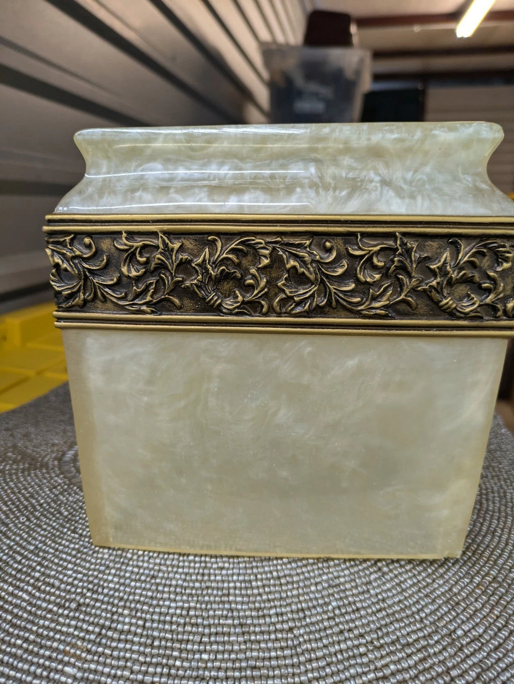 Wamsutta Pearlized Acrylic Lucite Gold Ornate Tissue Box Cover | eBay