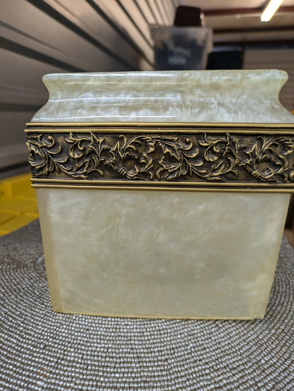 Wamsutta Pearlized Acrylic Lucite Gold Ornate Tissue Box Cover | eBay
