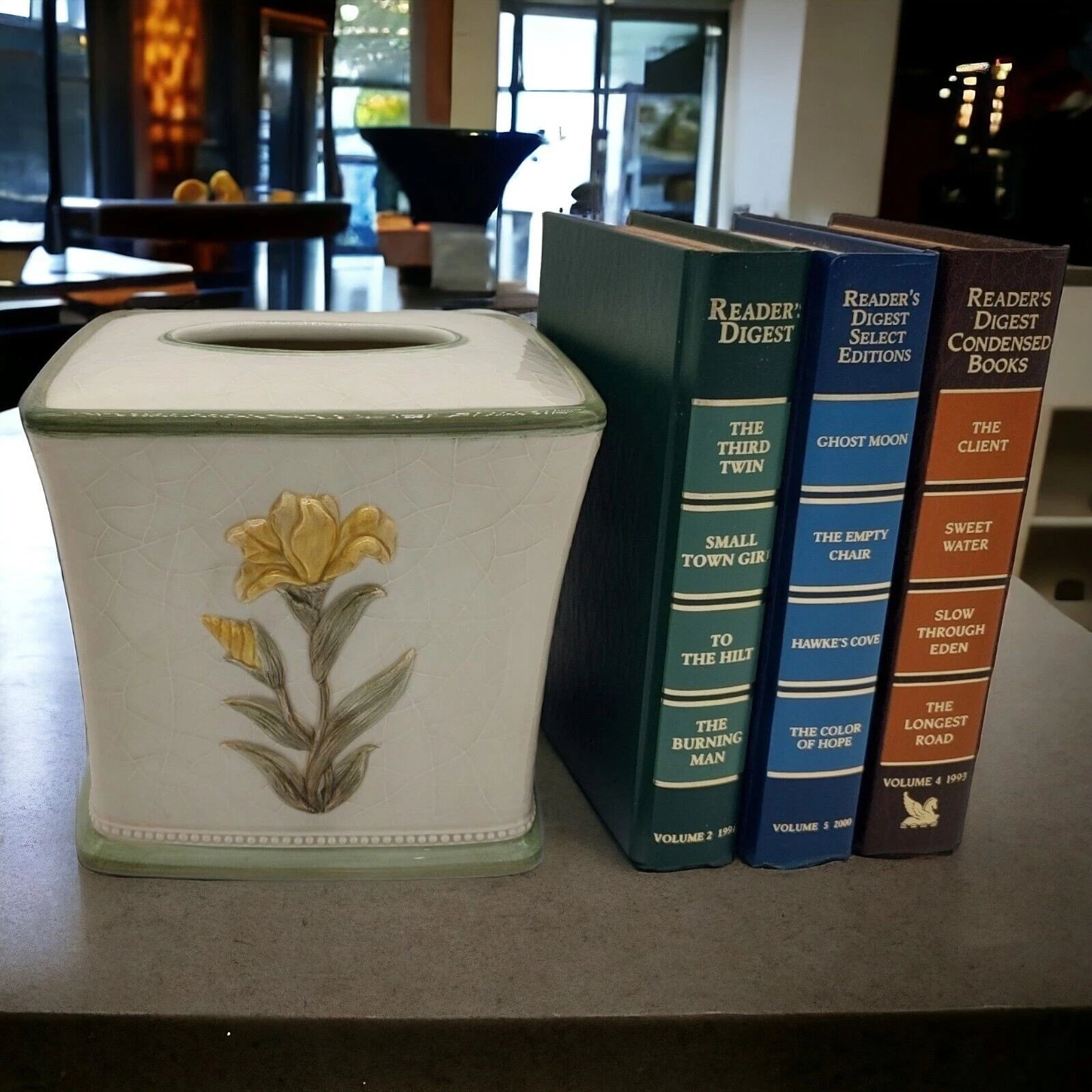 Croscill Crackle Glaze Raised Flowers Veronica Bath Ceramic Tissue Box Cover | eBay