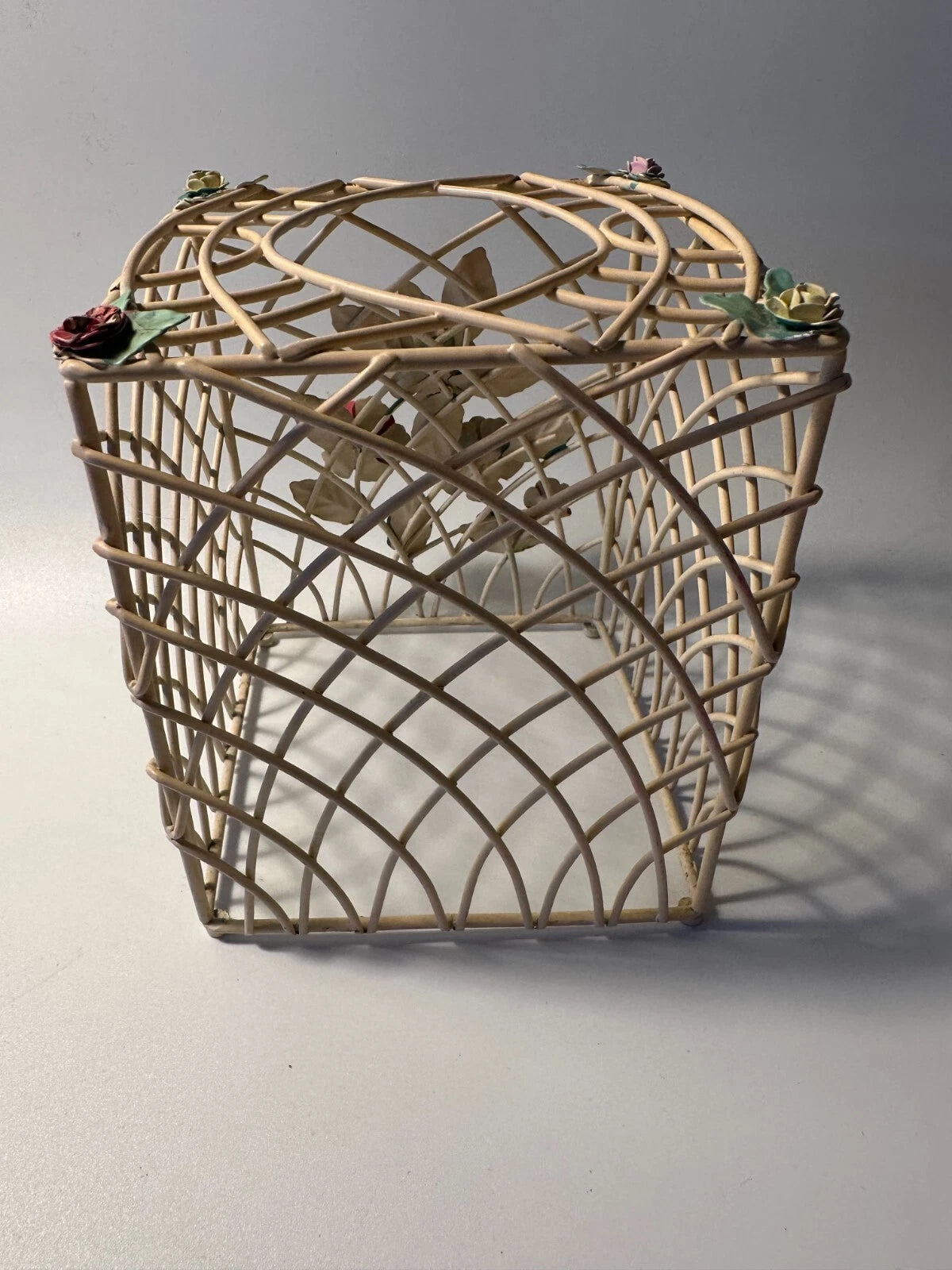 vtg woven wire/metal tissue box holder-cream w/pink/yellow/red florals 5.5"x4.5" | eBay