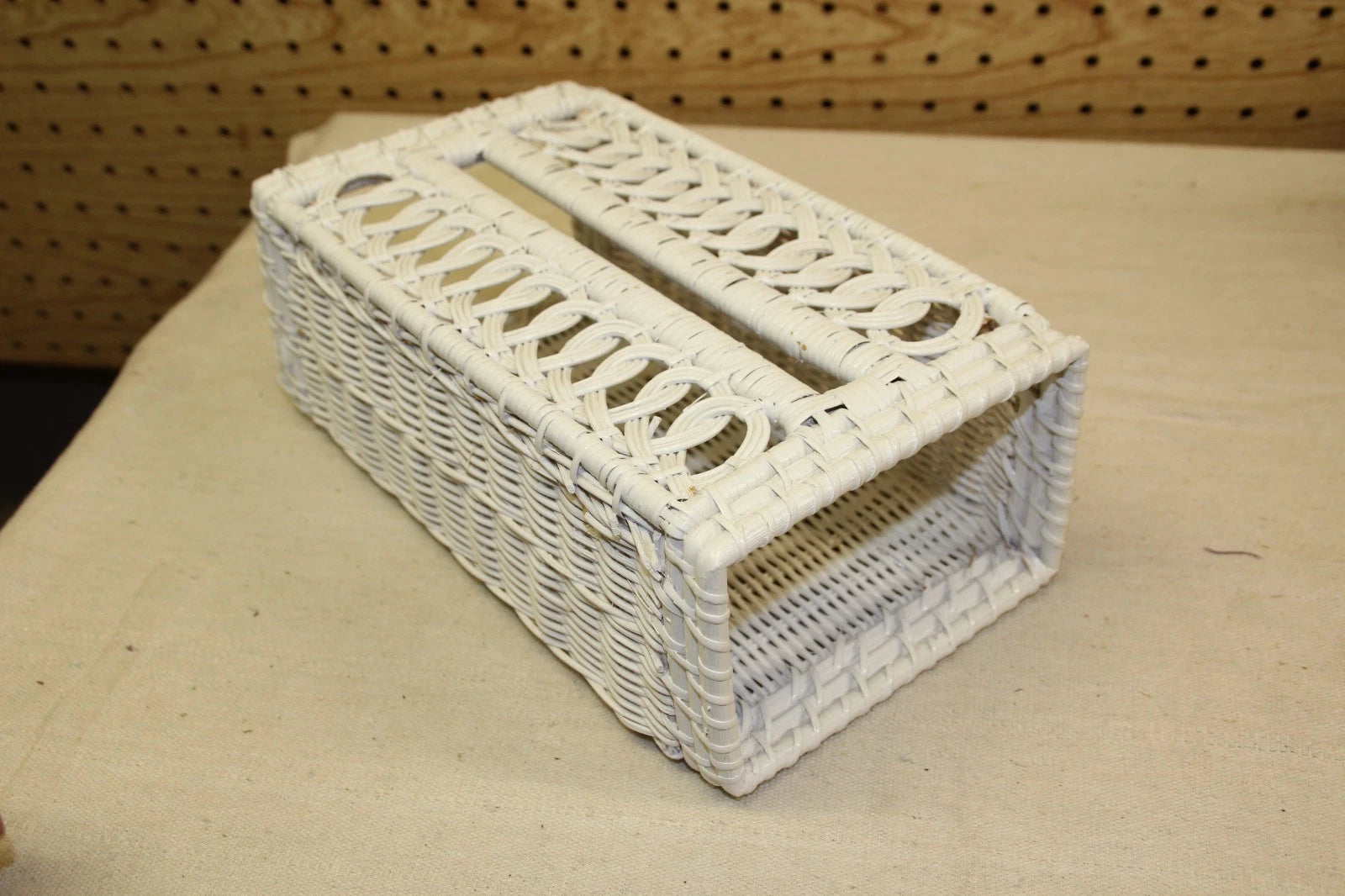 Vtg White Wicker Rattan Tissue Box Holder Cover 9.5x5.5x3.5" Swirls Crosses | eBay