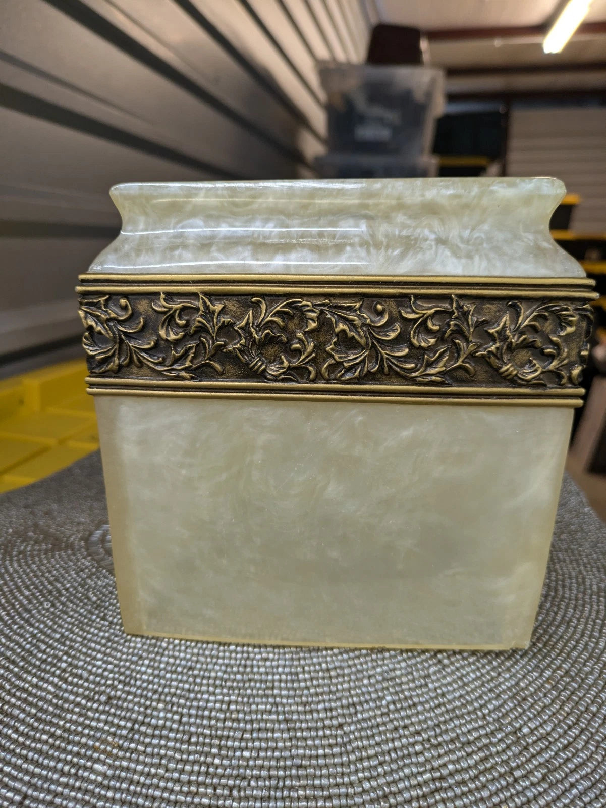 Wamsutta Pearlized Acrylic Lucite Gold Ornate Tissue Box Cover | eBay