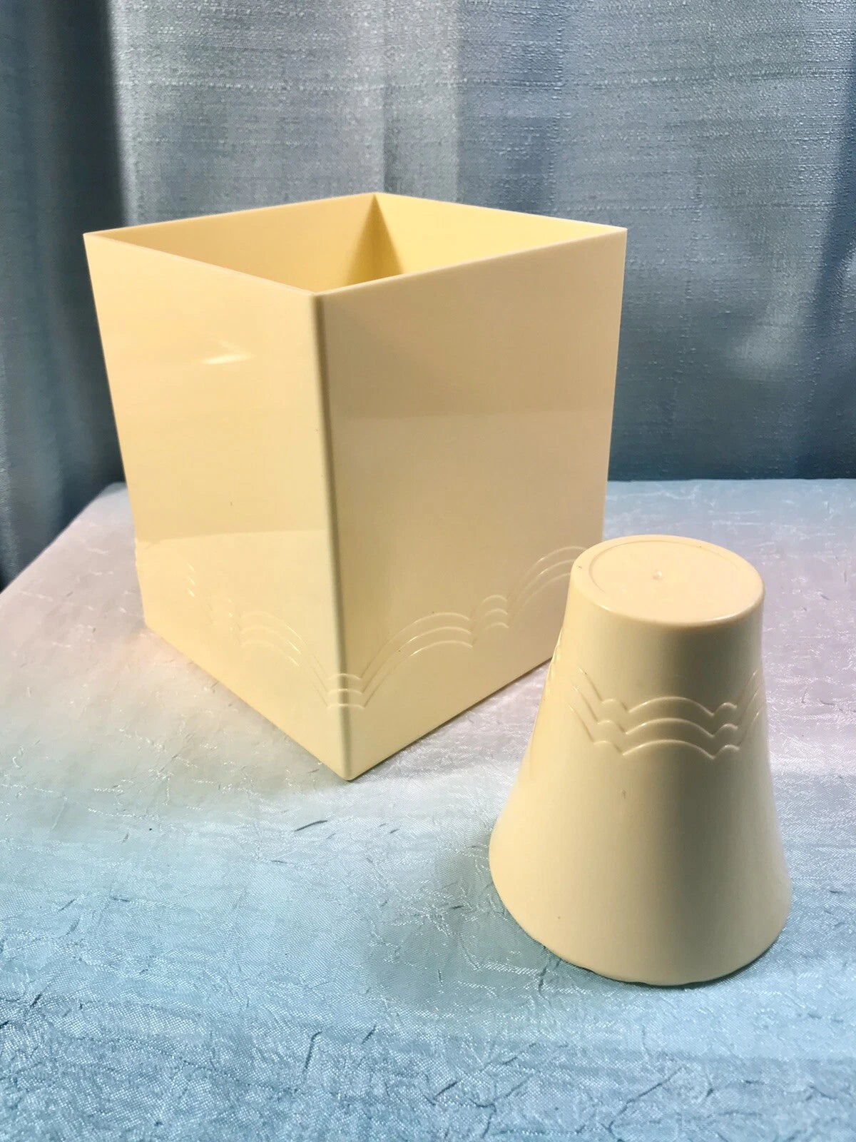 Martha Stewart Everyday Yellow Scalloped Plastic Tissue Box Cover & Matching Cup | eBay