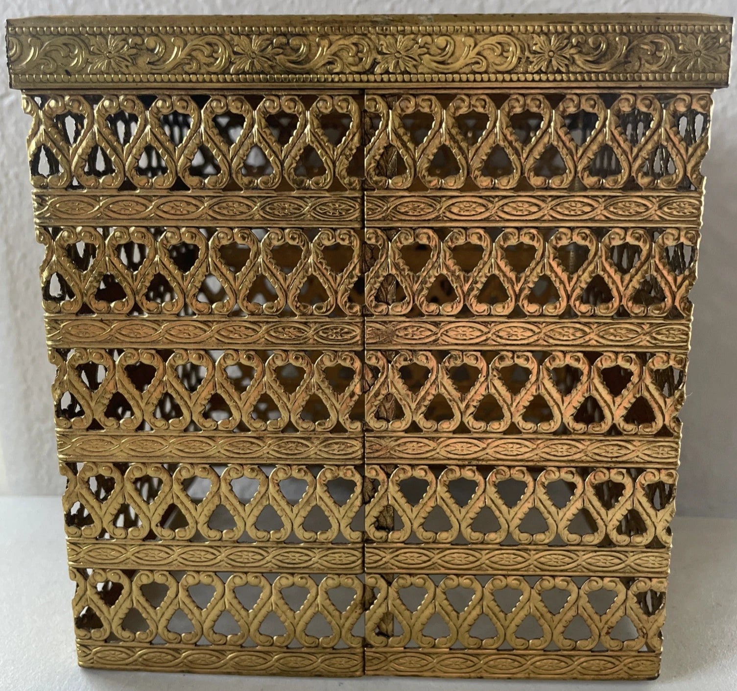 Vintage MCM Hollywood Regency Gold Tone Filigree Metal Tissue Box Cover Holder | eBay