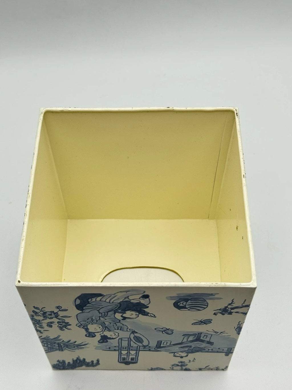 Vintage Metal Chinoiserie Tissue Box Cover – Blue & Cream Scenic Design Toleware | eBay