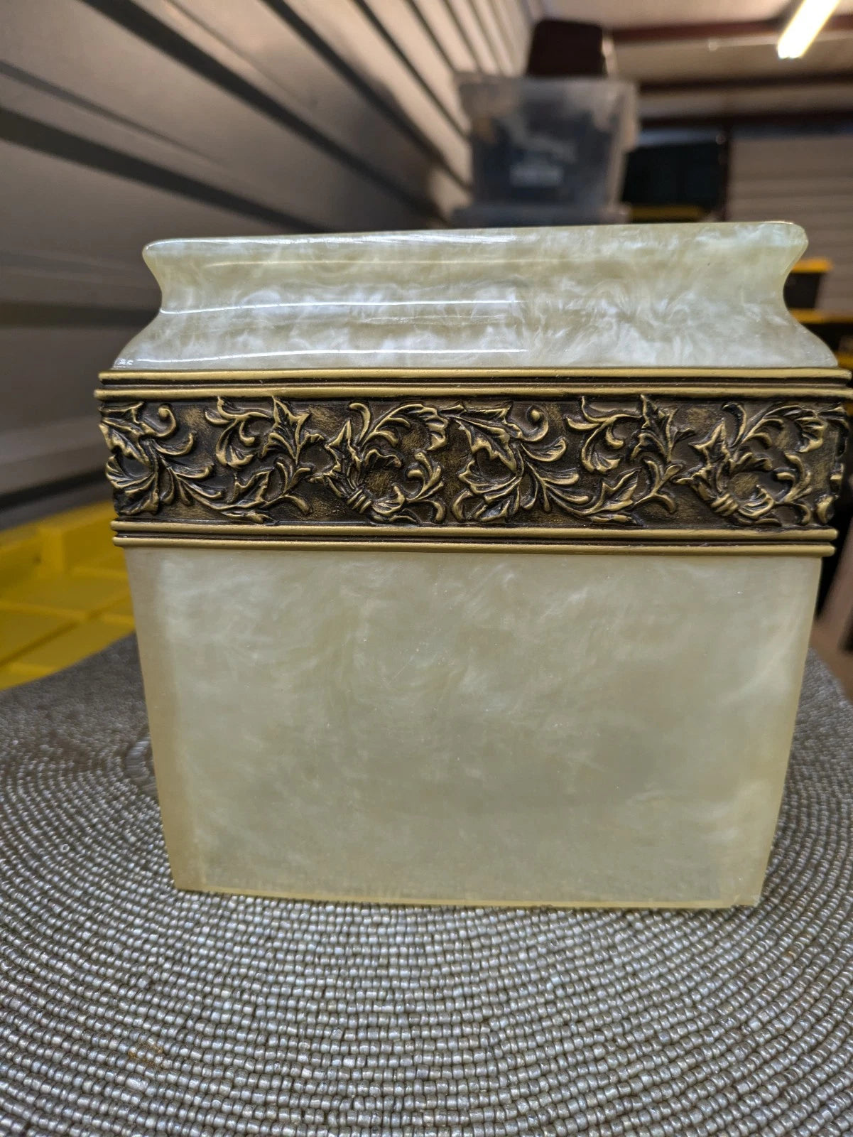 Wamsutta Pearlized Acrylic Lucite Gold Ornate Tissue Box Cover | eBay