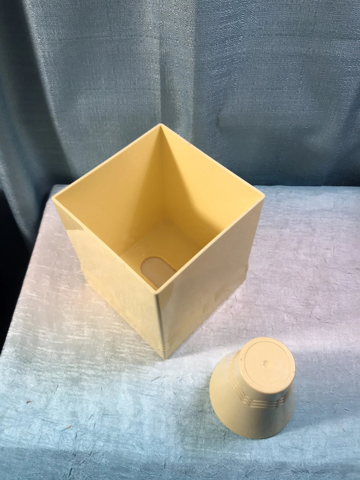 Martha Stewart Everyday Yellow Scalloped Plastic Tissue Box Cover & Matching Cup | eBay
