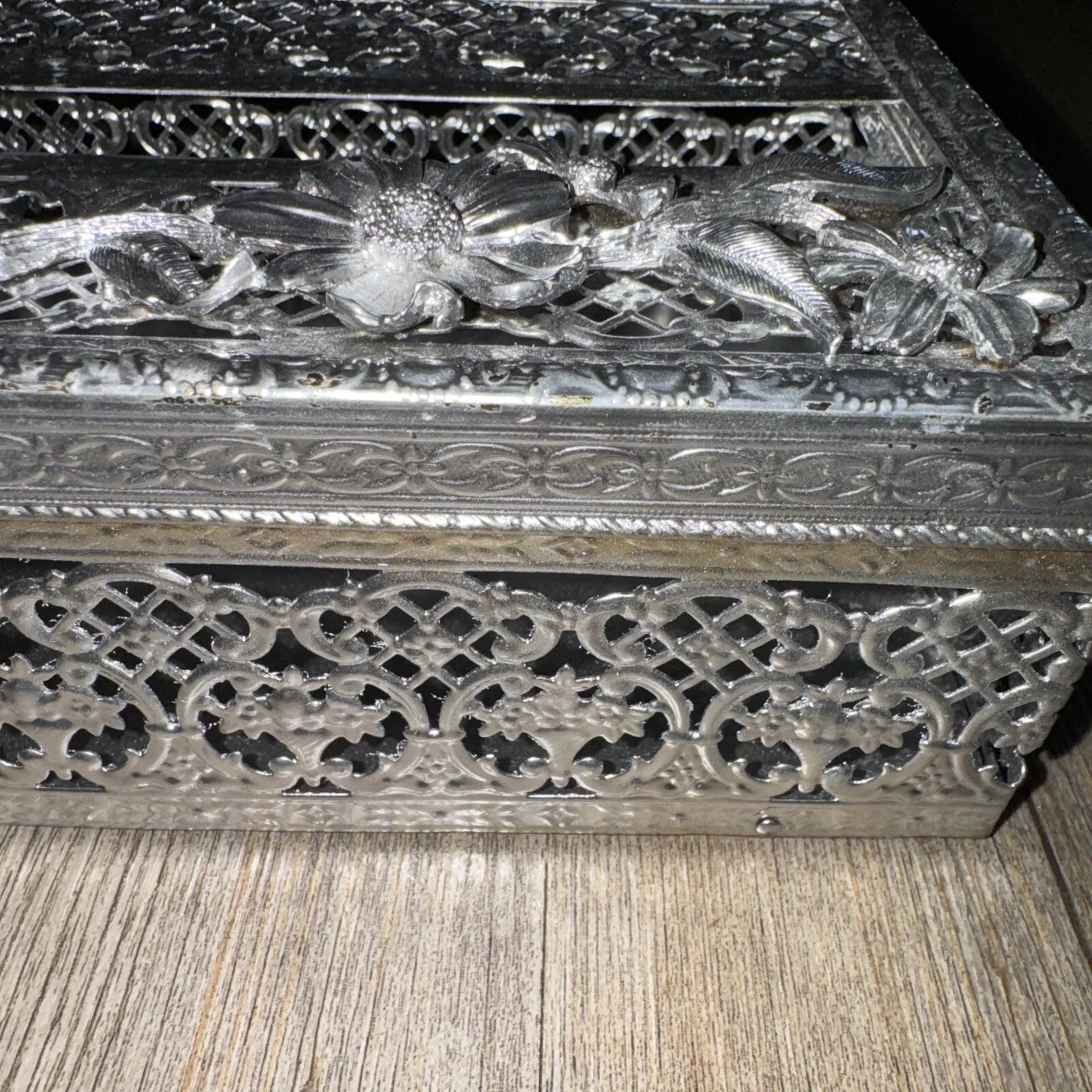 Vintage MCM Silver Tone Elegant Tissue Box Holder Ornate Hollywood Regency Daisy | eBay
